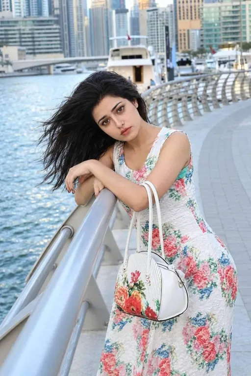 Anaya, 26, busty escort in Lower Parel, Mumbai - another photo