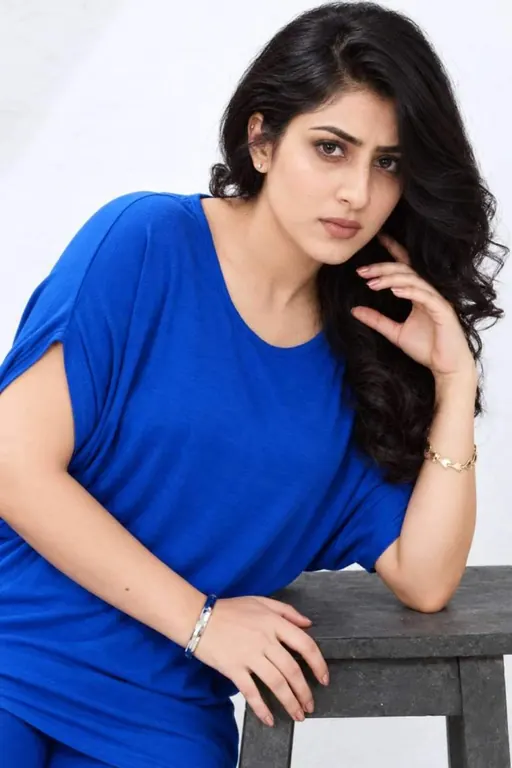 Diya, 26, mistress escort in Bandra, Mumbai - full photo