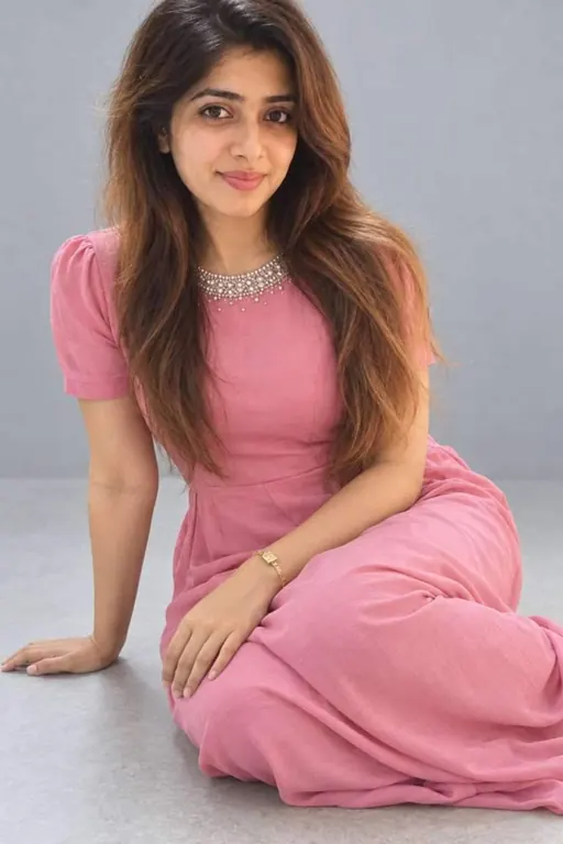 Monika, 24, busty escort in Borivali, Mumbai - evening photo